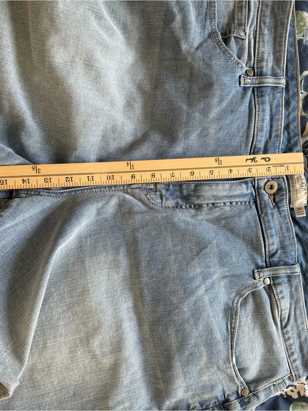 Torrid Light Wash Denim Cutoff Shorts Plus‎ Size 26W
